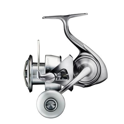 Daiwa Rybářský naviják 22 Exist LT5000-C (model 2022)