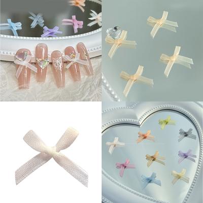 Nail art – Strass e decorazioni per unghie