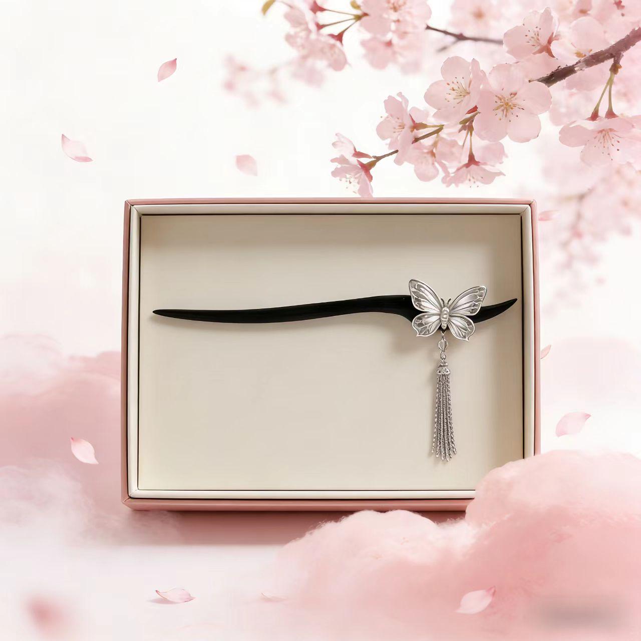 Chic Retro Butterfly Tassel Hairpins: A Cool, Personalized, and High-End Accessory for Women.