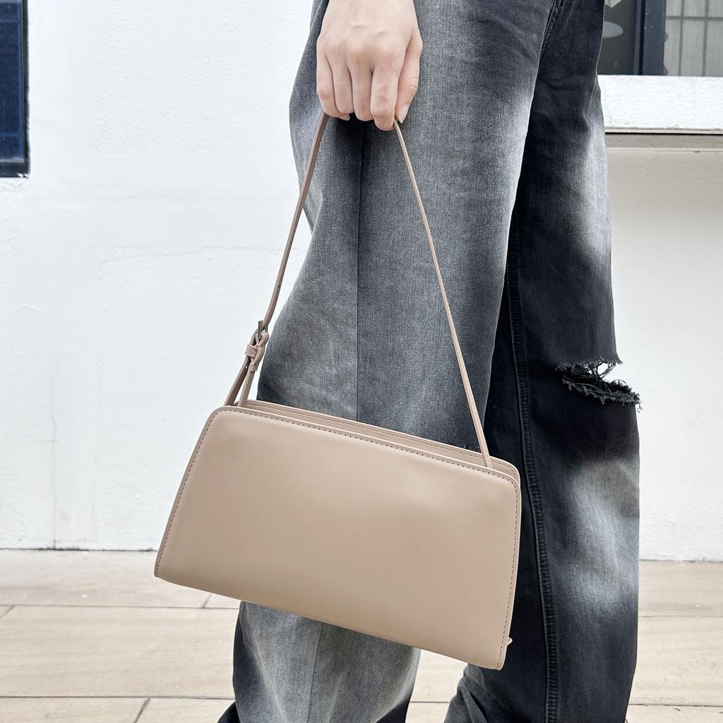 New French Niche Retro Stick Armpit Bag High-end Simple Shoulder Bag Tofu Small Square Bag Women's Bag