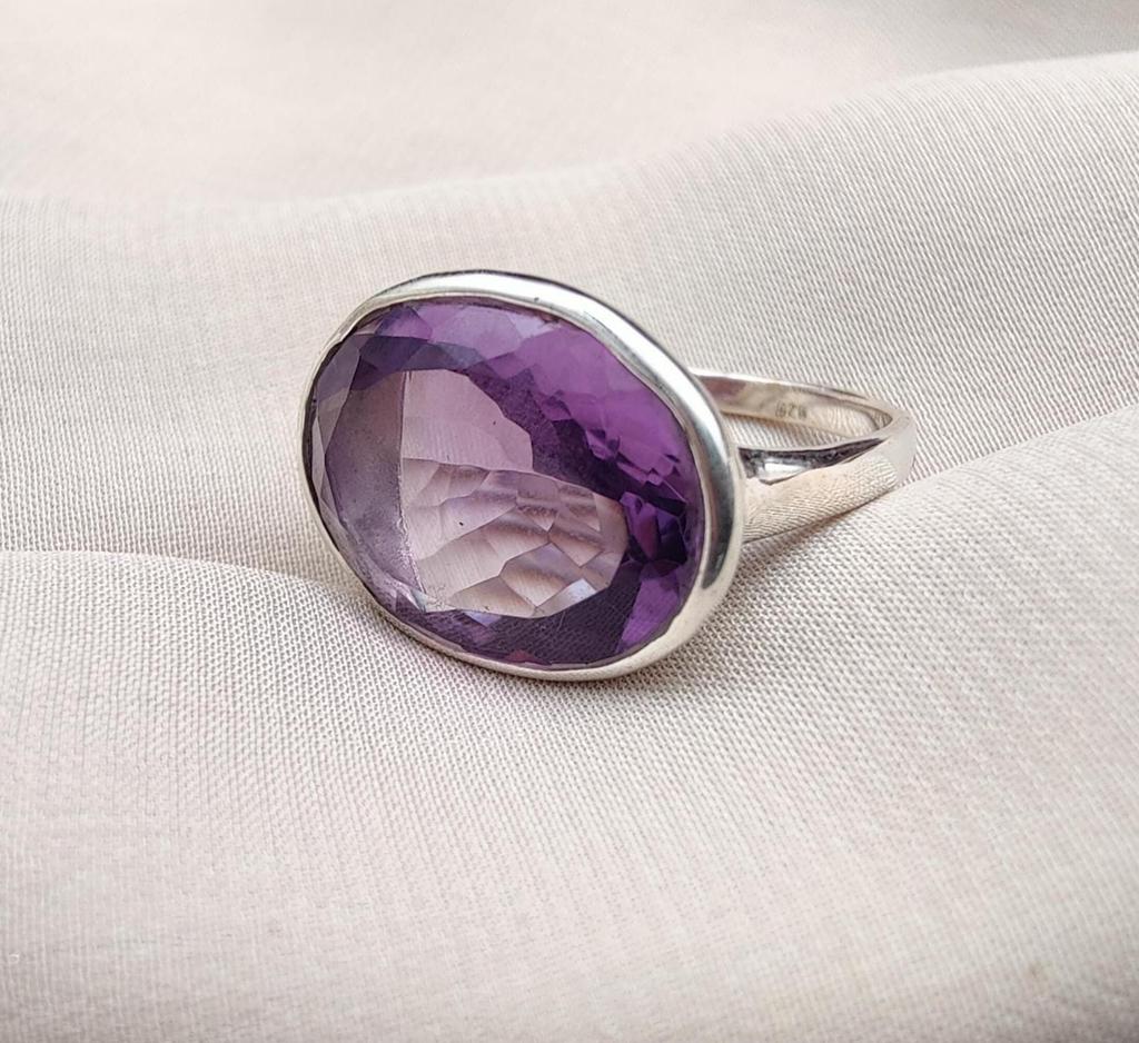 925 Sterling Silver Amethyst Ring: Minimalist Gemstone Jewelry