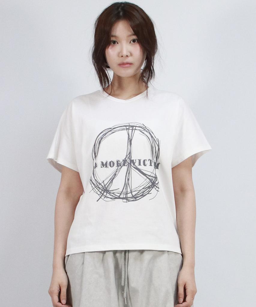 Deumakeu Piece Graphic Standard Fit French Short-Sleeved White