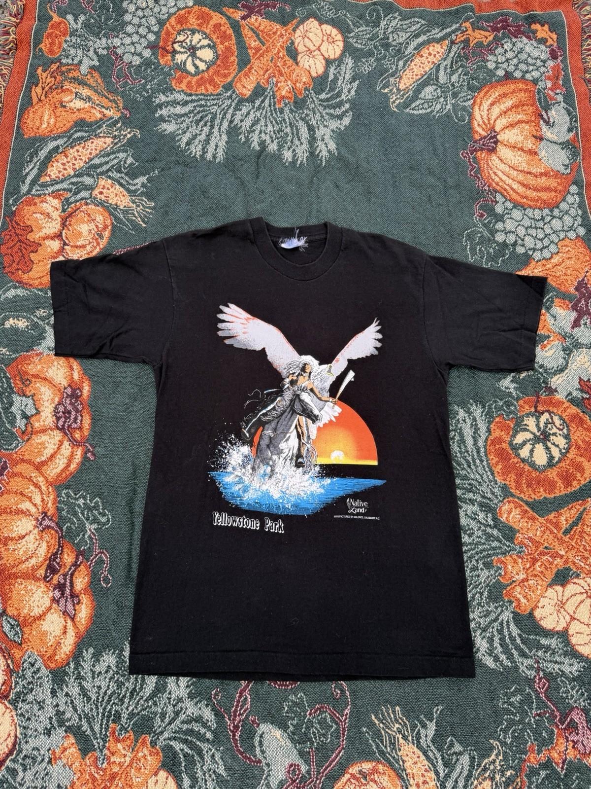 Vintage 90s Yellowstone Native American USA America Black Men’s Shirt Medium Unisex T-Shirt S