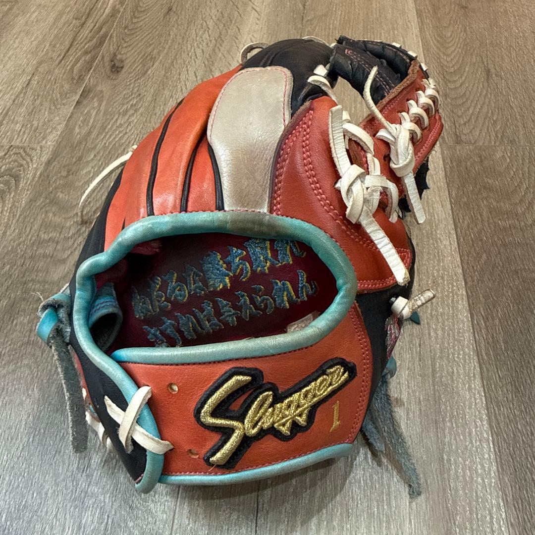 Used [Modeled] Baseball custom glove Kubota Slugger