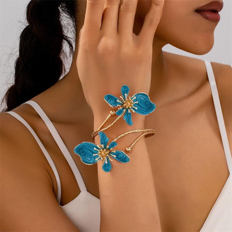 Elegant Sexy Floral Open Cuff Armlet for Women Bracelet Vintage Enamel Glaze Craft Flower Open Arm Ring Party Jewelry Gift