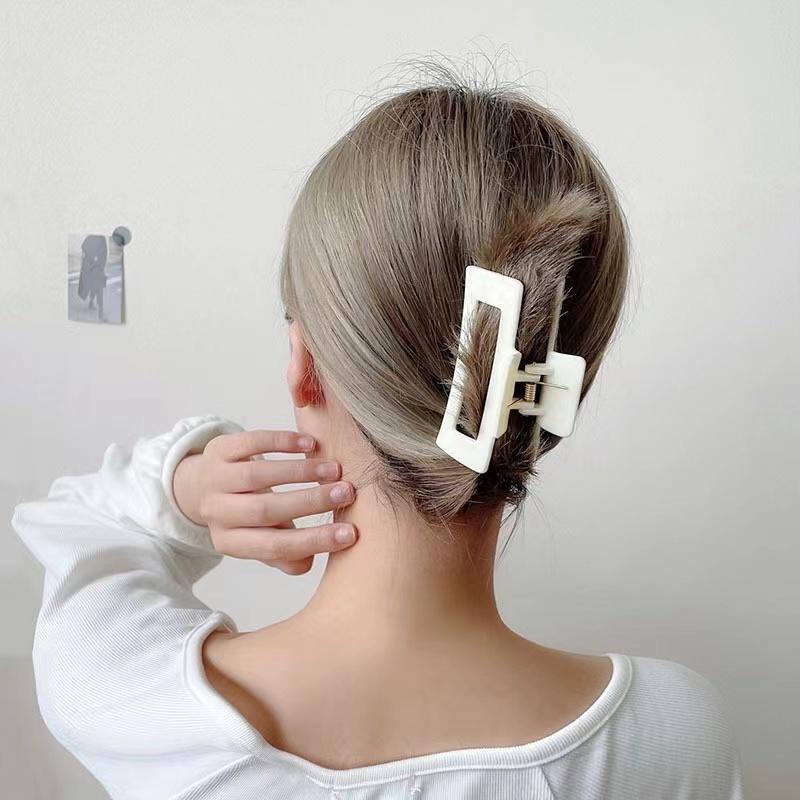 Girls Plastic Hair Claws Hair Clips Headwear Large Hairpin Crab Barrette Fashion Ornament Hair Accessories