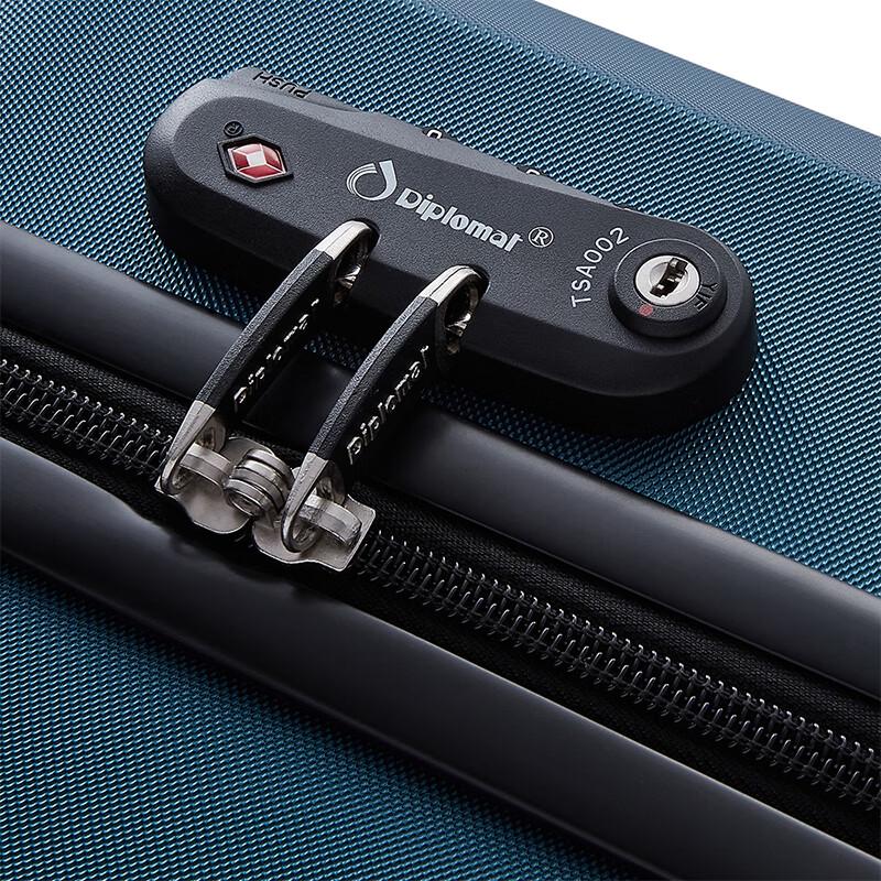 Diplomat HM-6692 Hardside Spinner Luggage