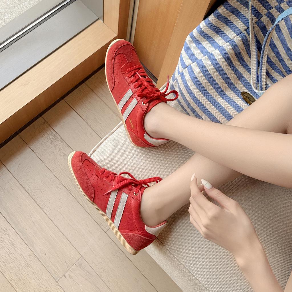 Retro leather red German training shoes women's 2025 new versatile lace-up round head casual sports shoes flat Forrest Gump shoes