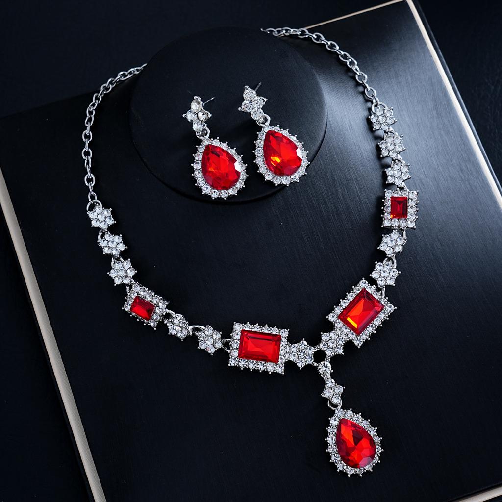 2026 European and American fashion temperament super flash gemstone necklace earring set female bridal jewelry personalized collarbone chain