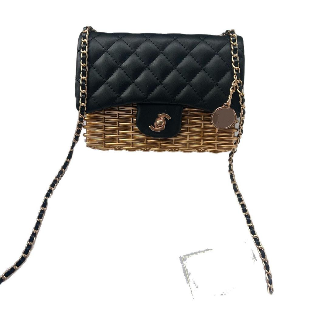 New niche metal retro single-shoulder crossbody handbag, fashionable, versatile, simple, and sophisticated small square bag