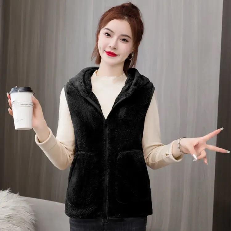 Women's Fall Fleece-Lined Hooded Vest: Solid-Color, Minimalist, Sleeveless Jacket