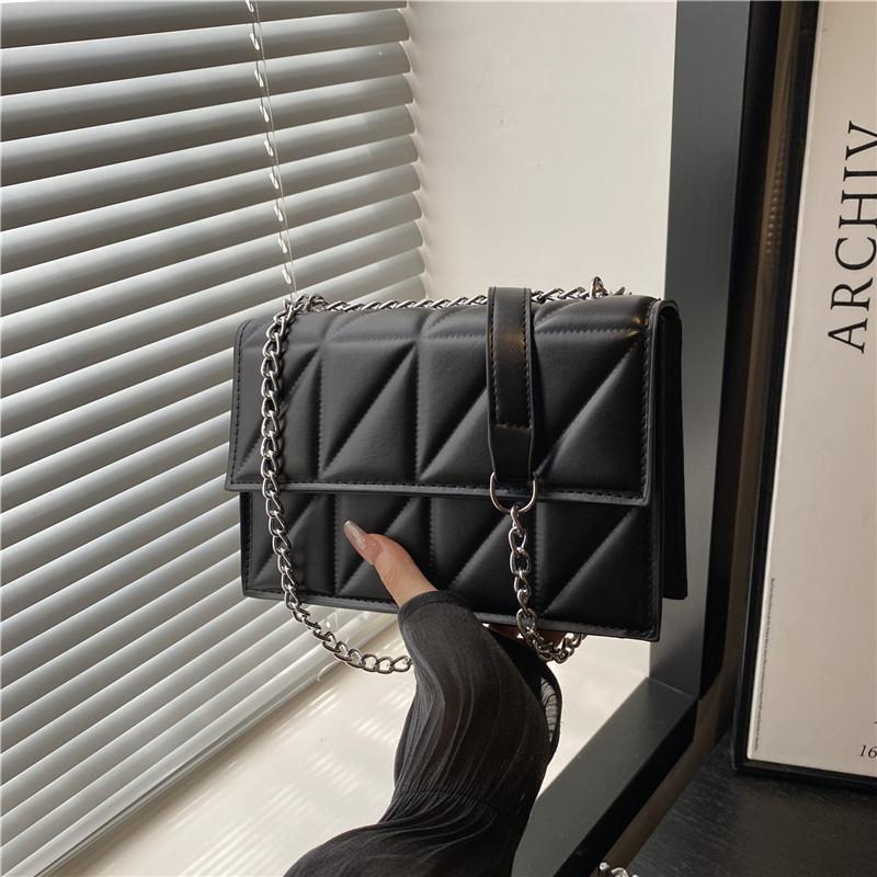 Bag Women's New Small Square Bag Personalized Diamond Chain New Casual Aesthetic Temperament Shoulder Messenger Bag