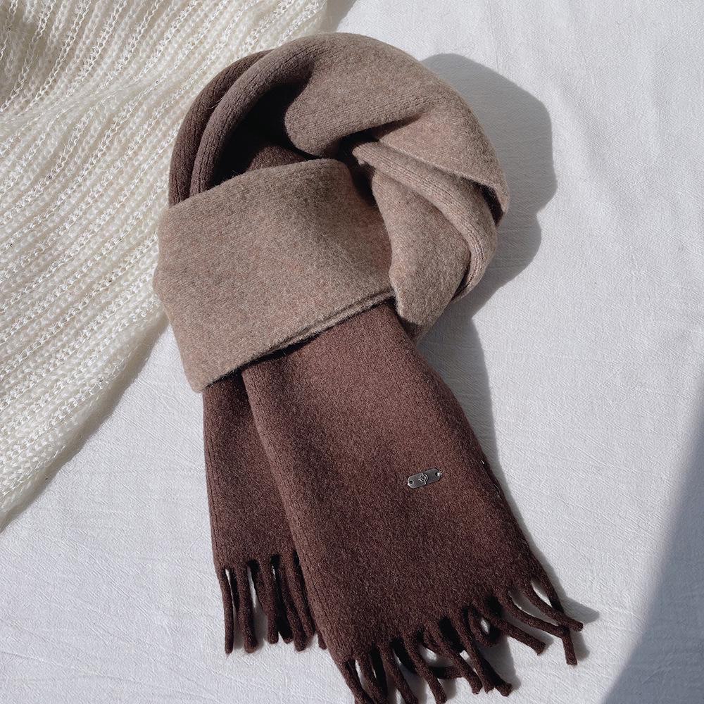 

Женский шарф из шерсти с градиентным узором Майяр с кисточками – стильный и теплый для осени и зимы 167x21cm wool верблюд