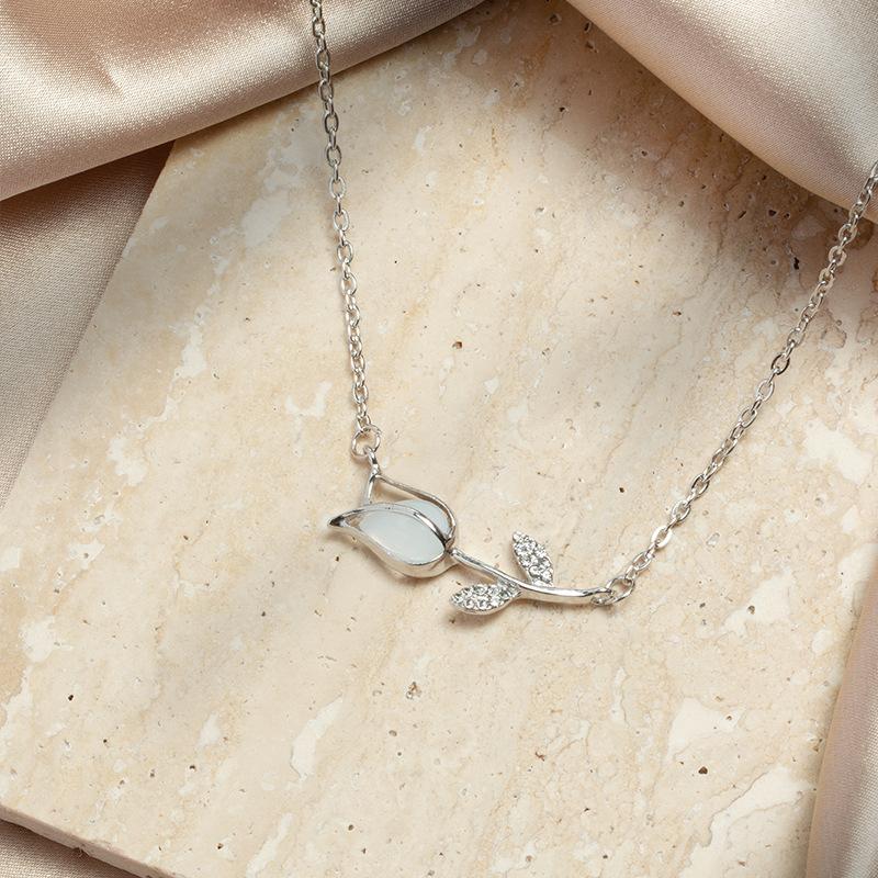 Elegant Vintage Rose Tulip Crystal Choker Necklace for Women Wedding Jewelry Cute Pendant Chain Lady Party Neck Accessories Gift