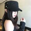 New American Street YK Five-Pointed Star Riveted Flat Top Equestrian Cap, Niche Vintage Personalized Face-Enhancing Small Military Cap