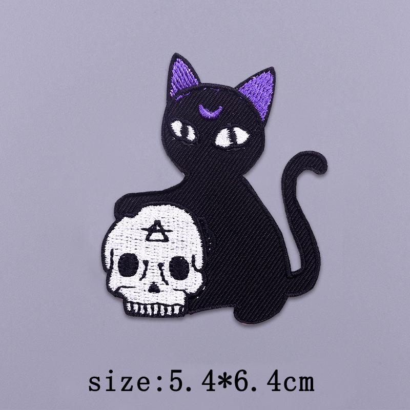 Animal Holding a Knife Patch Iron On Patches On Clothes Stripe Badge Embroidery Patches For Clothing Cartoon Patch For Clothes