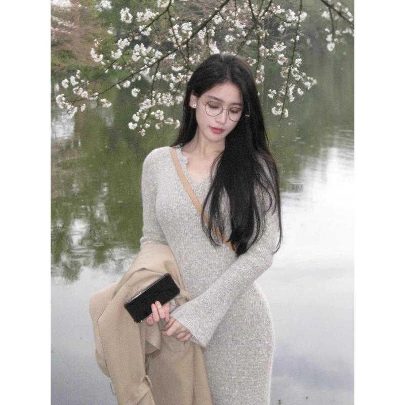 

Design sense v-neck knitted dress women s early spring new horn sleeve sweater long skirt temperament waist A-shaped skirt S абрикосовый