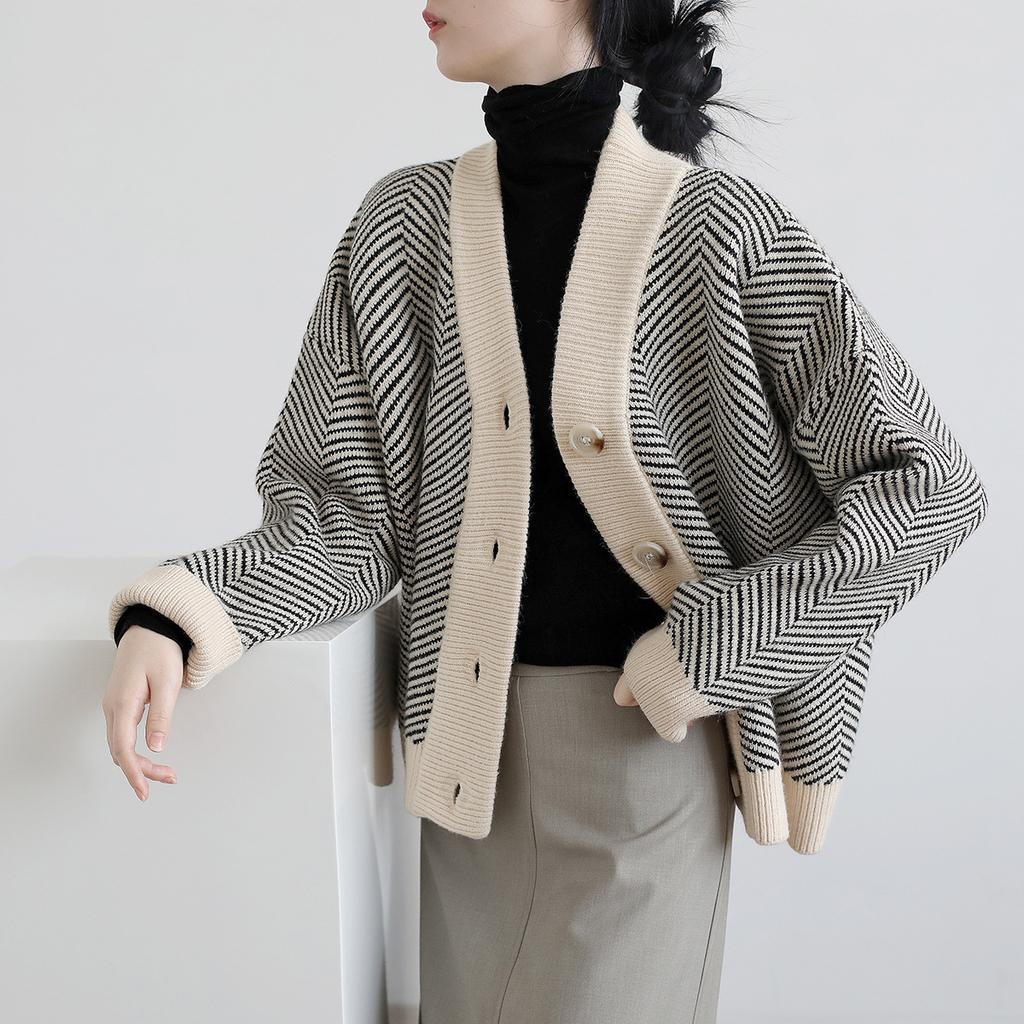 Temperament V-neck Striped Knitted Cardigan Top Contrasting Colors Autumn and Winter Loose Lazy Style High-end French Sweater Women