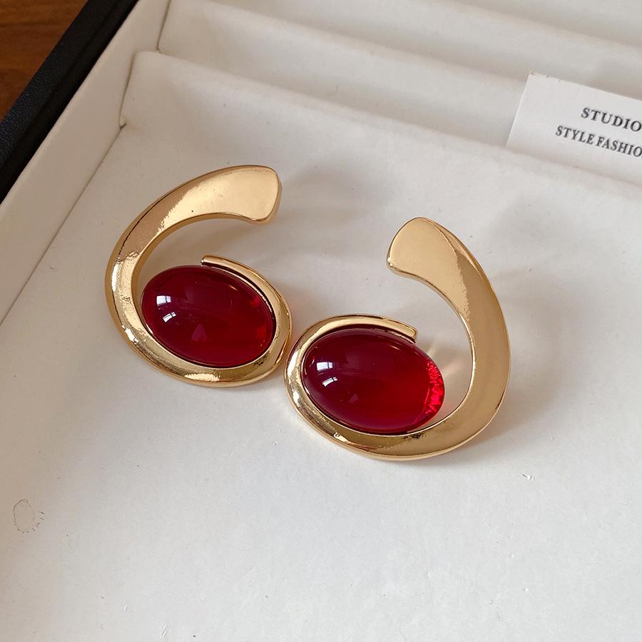 Irregular Metal Resin Oval Earrings European and American Exaggerated Niche Collarbone Chain Light Luxury High-end Jewelry Set
