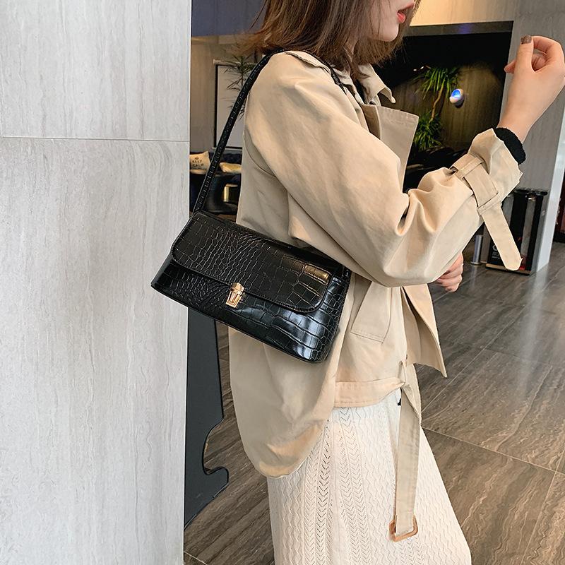 Textured Small Bag, Foreign Style Women's Bag 2025 Popular New Baguette Bag Trendy Korean Version Messenger Bag Fashionable Underarm Bag