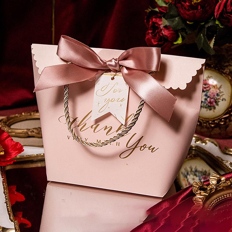 

Креативная европейская премиальная треугольная коробка для конфет Свадебная Портативная Свадебная Высококачественная Коробка для Конфет Свадебный Пакет для Конфет