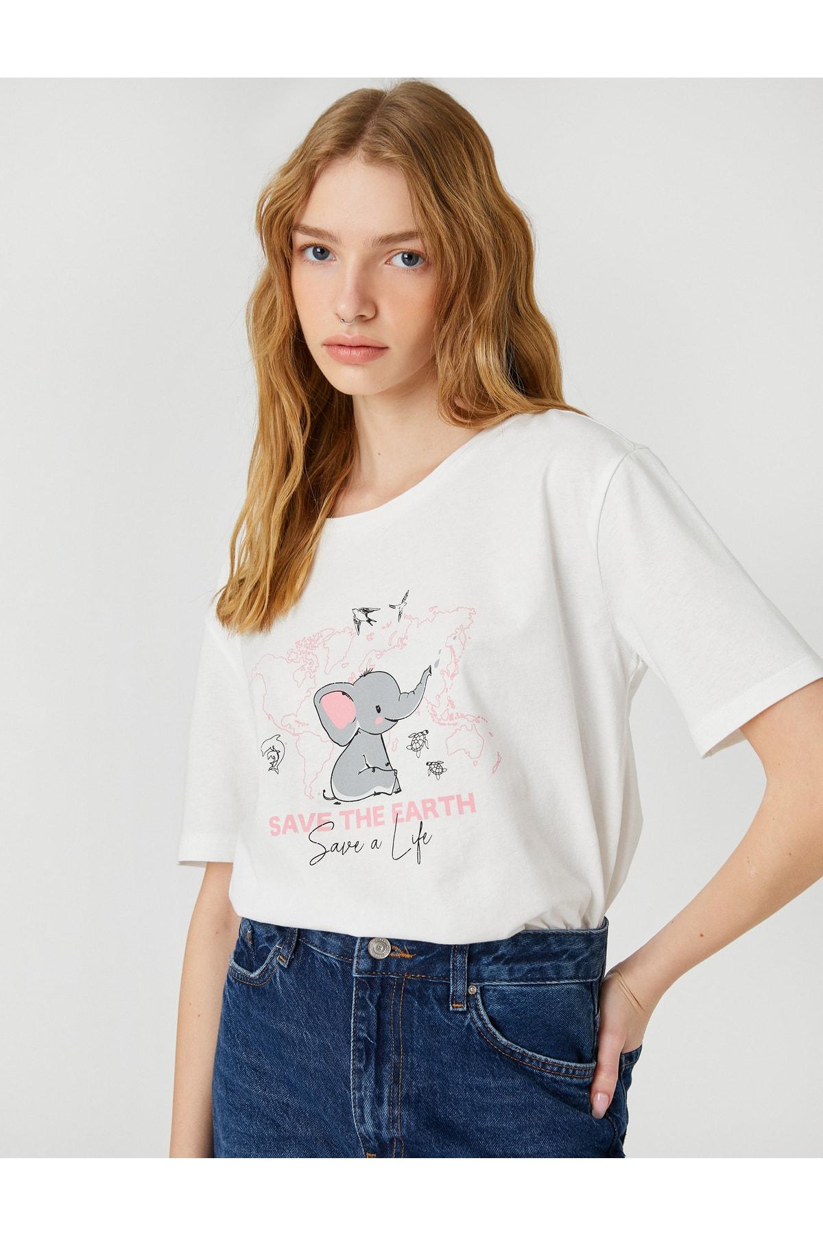 

Футболка с круглым вырезом, принтом, короткими рукавами и удобной посадкой...