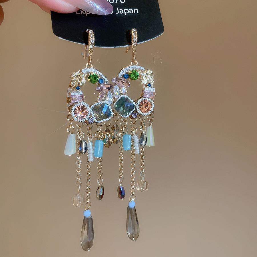 French Retro Super Flash Diamond-encrusted Crystal Fringed Pendant Long Ear Hook Court Style Earrings Light Luxury Earrings