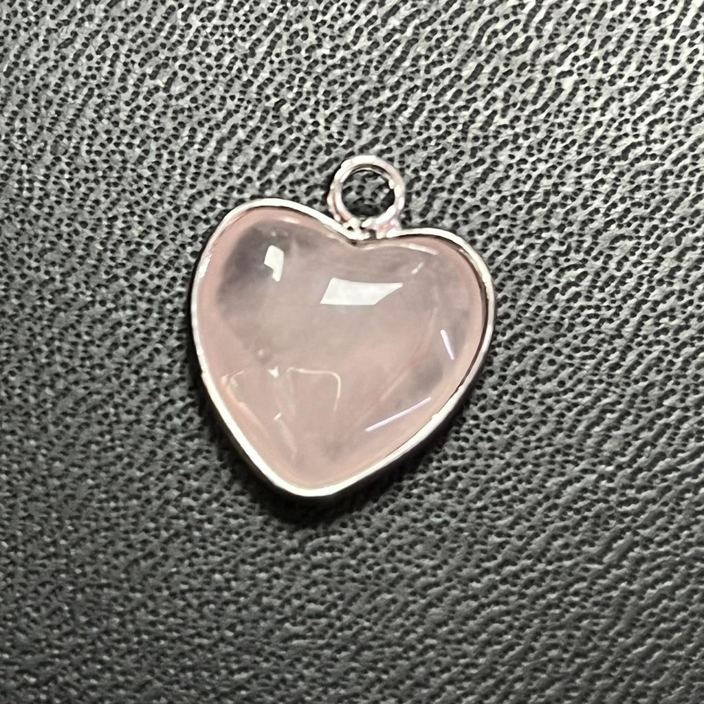 2 Stück, Energie Naturstein Anhänger mit silberfarbenem Rand, Spirituelle Heilung Kristall Herz Edelstein Charms für Schmuckherstellung DIY Basteln 15mm