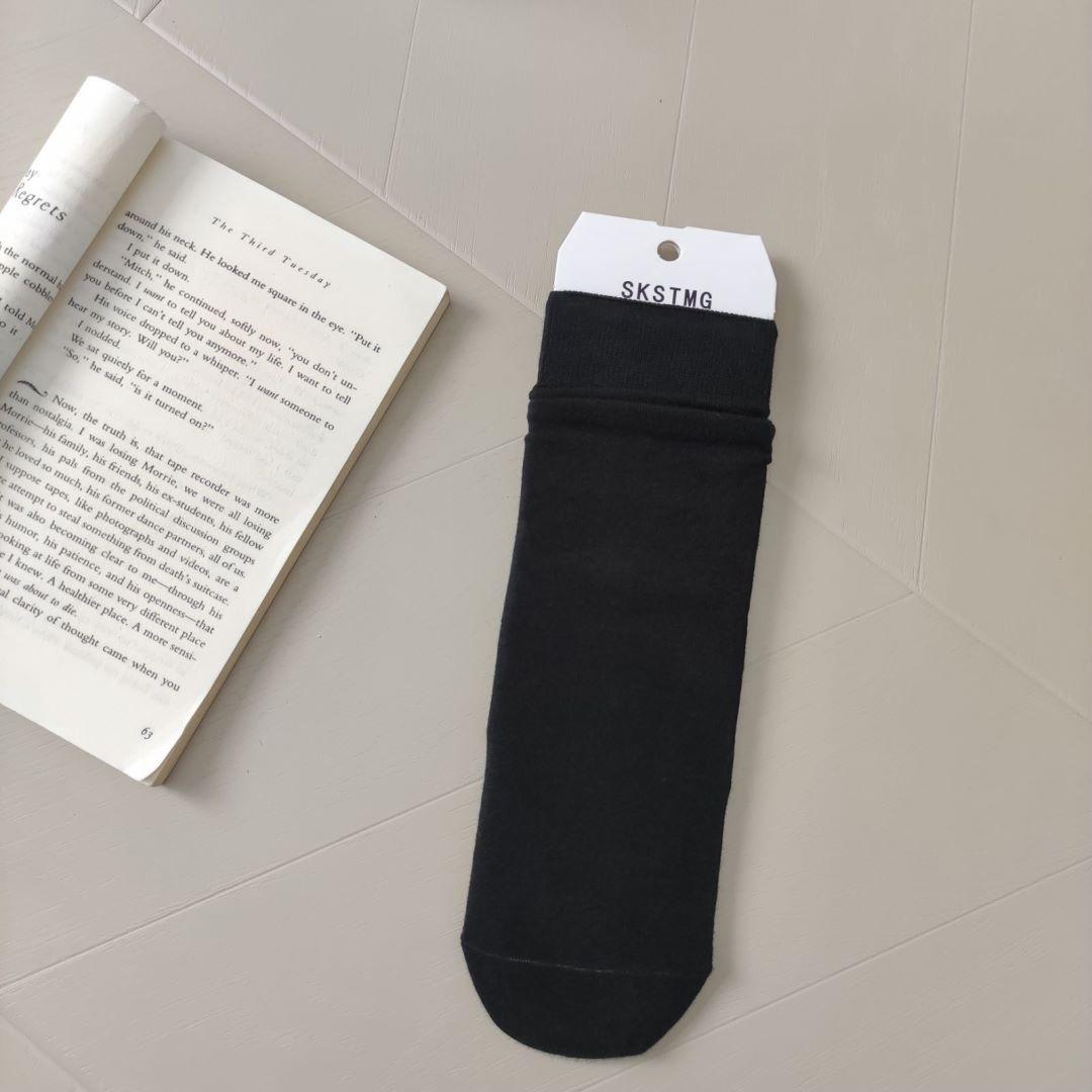 

Solid Color Straight Plate Crimped Cotton Socks College Style New Product Medium Tube Socks Quality Stacking Socks One size fits all чорний