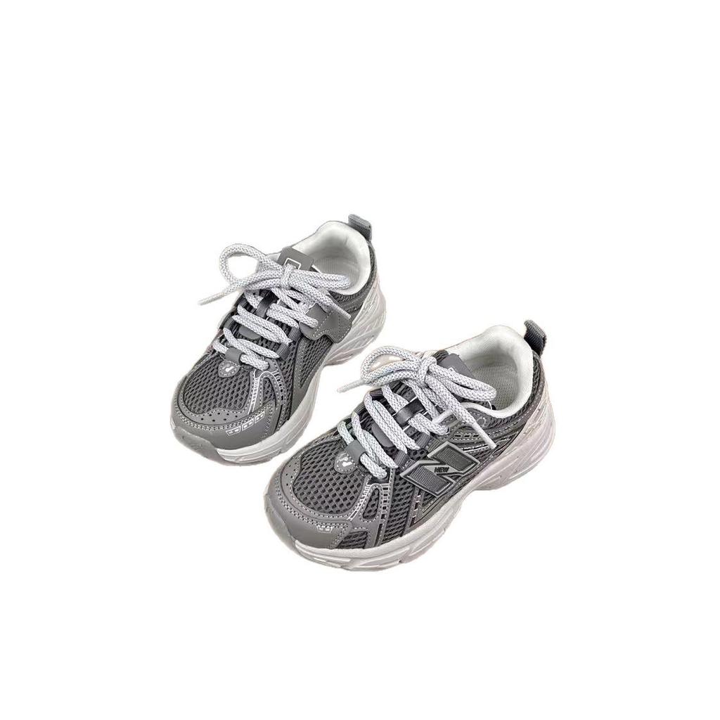 Kids' Trendy Korean-Style Mesh Sports Shoes - Spring 2026 New Arrivals, Lightweight & Breathable for Boys and Girls.