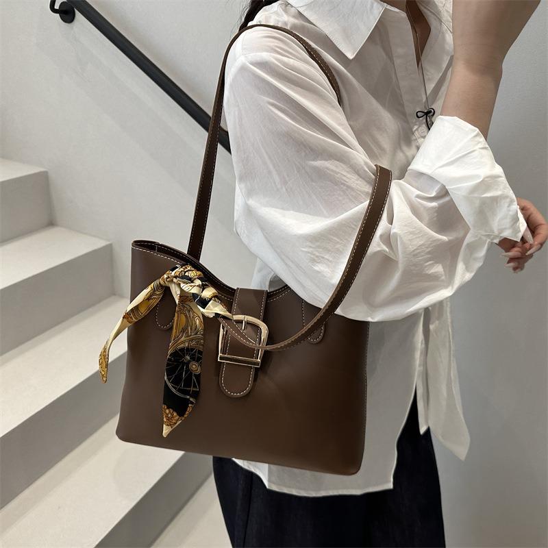 Solid Color Popular Trend Tote Bag Summer New Large Capacity Atmospheric Texture Versatile Shoulder Armpit Bag Women