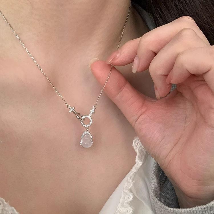 Gourd necklace women's fashion versatile high sense interlocking pendant collarbone chain jewelry