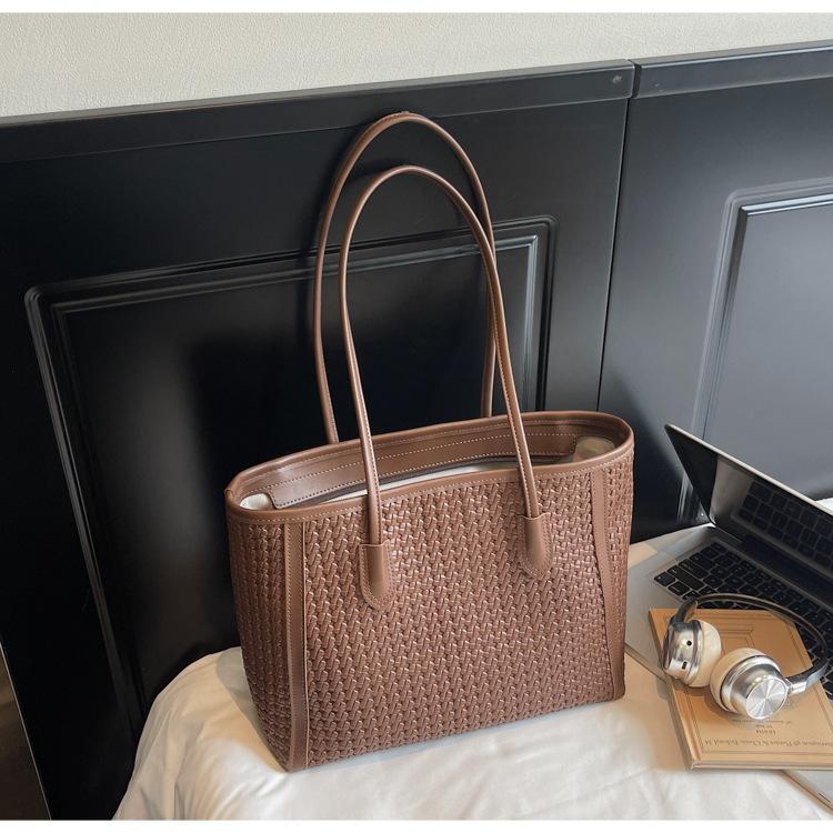 

Повседневная сумка для поездок на работу женская большой вместимости новая осенне-зимняя универсальная ретро наплечная сумка модная сумка-тоут