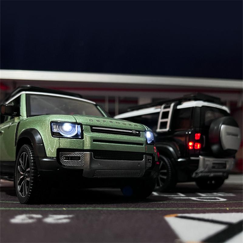 1/24 New 2022 Land Rover Defender SUV Alloy Car Model Diecast Metal Off-road Vehicles Model Simulation Collection Kids Gifts Toy
