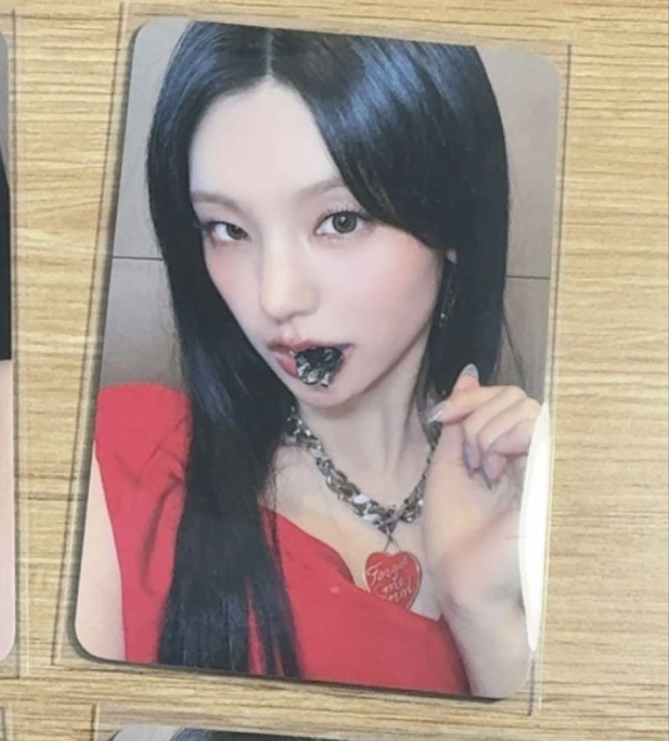 

[USED] ITZY Yeji Air Makestar Shanghai Autograph Session Trading Card B6