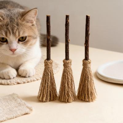 Natural Cat Chew Toy Silver Vine Chew Stick Mini Broom Cat Toy Kitten Chew Toy for Indoor Cats Teething Relief Entertainment
