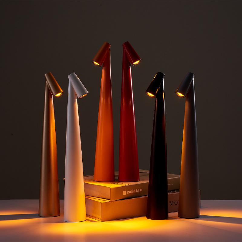 1PC Neue grenzüberschreitende Schreibtischlampe Licht Luxus Hohe Fußatmosphäre Licht Tragbares einfaches Aufladen Dekoratives Touch-Nachtlicht