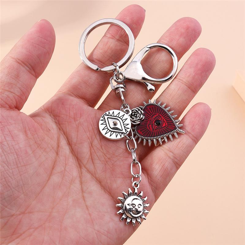 Retro Metal Gothic Love Heart Keychain Charms Steampunk Key Rings Pendant for Women Men Bag Decor  DIY Jewelry Gift