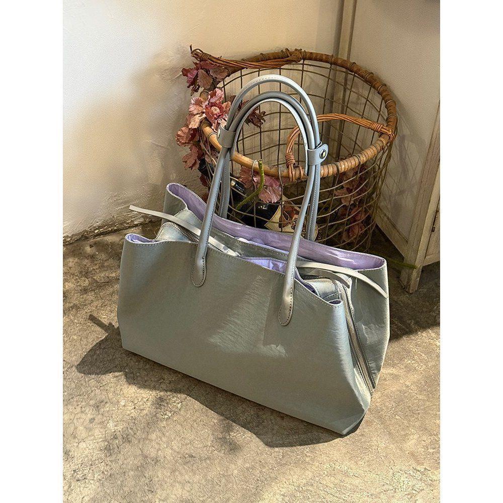 Large-capacity Tote Bag - High-end Casual Single-shoulder Bag with Simple and Versatile Design for Daily Use.