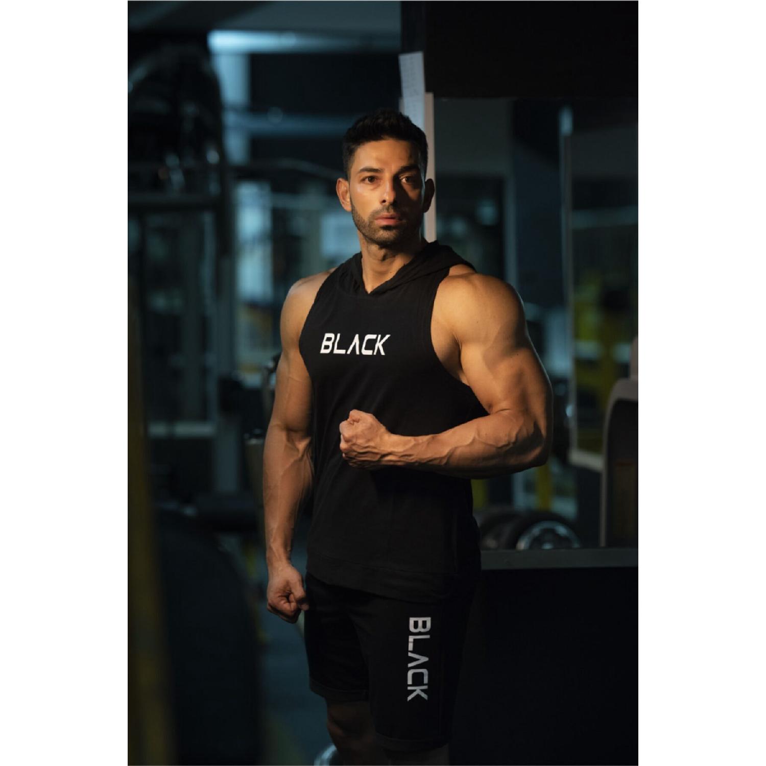 

Черный - майка для фитнеса с капюшоном