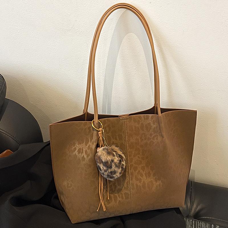 Simple and Retro Large-capacity Bag, Women's Single-shoulder Bag, Commuting Tote Bag for Going Out To Work