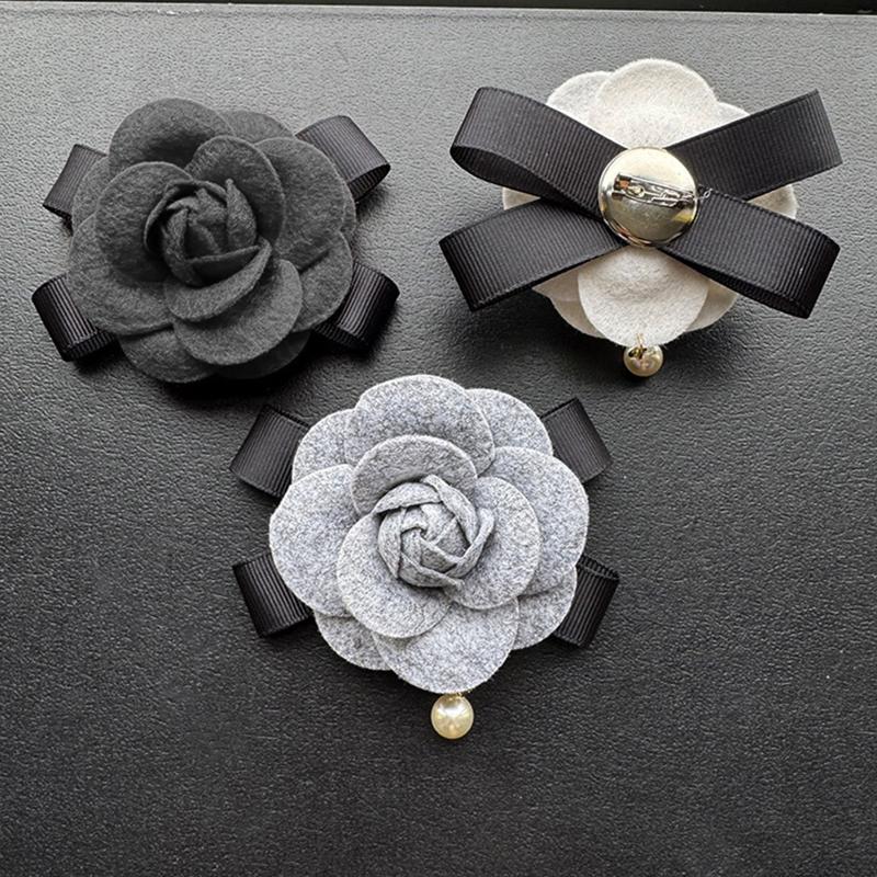 Eleganti Abiti da Donna e Ragazza Spille Distintivi Camelia a Quadri Classici da Donna Alta Qualità Feste Accessori Spille da Matrimonio