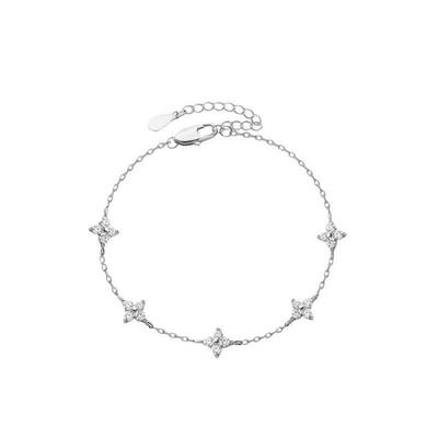 Four-leaf Clover Bracelet A Versatile Jewelry Piece with Baby's Breath Flowers A Perfect Gift for Your Girlfriend or Best Friend