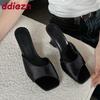 Mode Damen Keilabsatz Hausschuhe Pantoletten Sandalen Schuhe Weiblich Frühling Sommer Mode Flach Damen Absatz Keilabsatz Hausschuhe Schuhe Pumps