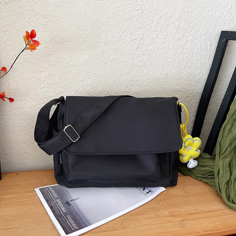 

Трендовая повседневная сумка-мессенджер весна-лето новая корейская версия студенческая повседневная универсальная сумка из ткани Оксфорд на плечо для занятий спортом на открытом воздухе Without pendant чёрный