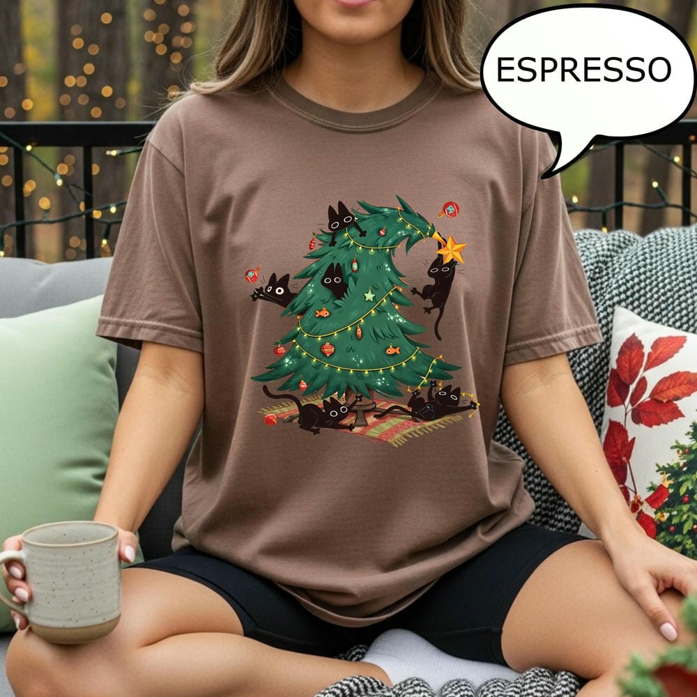 Christmas Tree and Cat Tshirt Cute Christmas Shirt For Women Cat Lover Xmas Gift For Christmas Y2K Unisex Shirt Streetwear