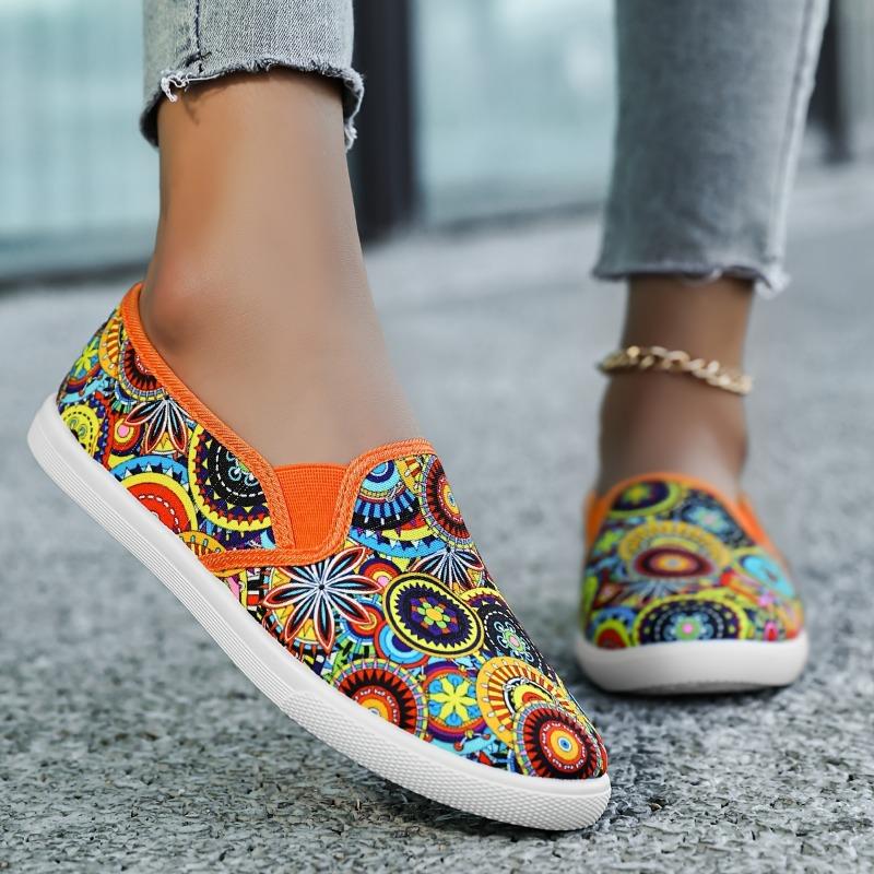 Vibrant Style Retro Chic Women's Casual Sneakers - Colorful Paisley Print, Lightweight Fabric, All-Season Comfortable Shoes, Slip-On Casual Flats