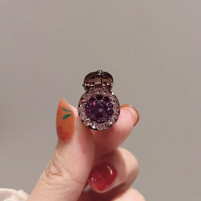 

Mini Small Hair Clip for Female with Bangs on Forehead and Side Parting Hair Clips for Princess Hairstyle 2pcs кавовий/світло-фіолетового кольору