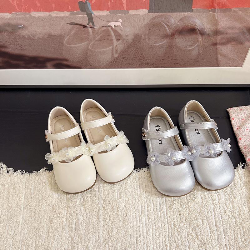 Girls' princess shoes 2025 spring and autumn new baby girl white flower small leather shoes with skirt soft sole children's single shoes