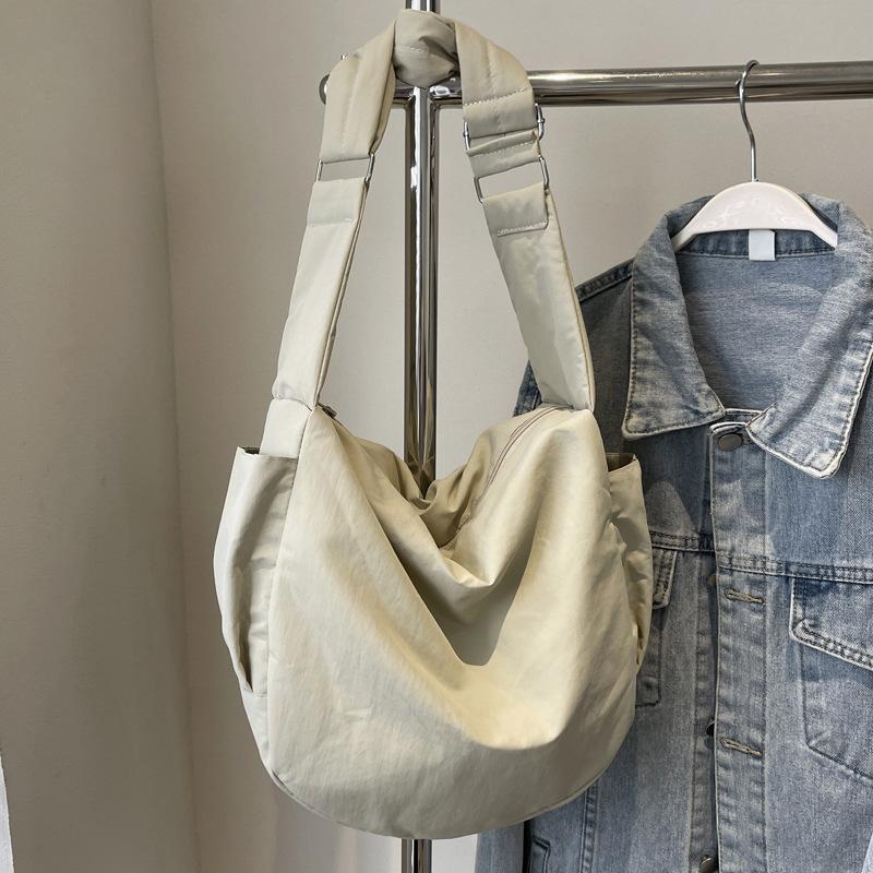 Commuter Shoulder Bag Large Capacity Wide Shoulder Strap Waterproof Nylon Fabric Bag Crossbody Bag Work Dumpling Bag